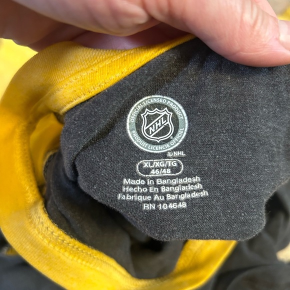 😎 3/$10 Bruins long sleeve tshirt - Picture 3 of 9